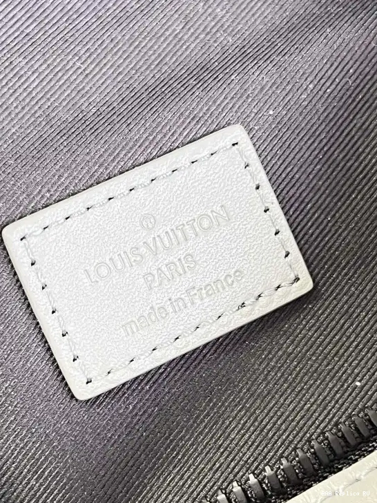 Aaa replica bags DISCOVERY LOUIS BUMBAG VUITTON 0629
